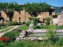 Chambres d'Hôtes Istrane, hotel v destinaci Rustrel