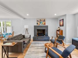 4 Bedroom - 5 min walk to Jenkins Pond, lake house rental in East Falmouth