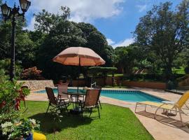 Hospedagem Rural em Pardinho-SP, hotel di Pardinho