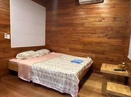 Motel tuệ nhi II, aparthotel in Plei Kơtêng