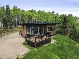 Chalet moderne dans les montagnes de Charlevoix, chalet de monta&ntilde;a en Baie-Saint-Paul
