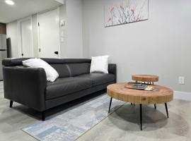 Spacious Basement Suite - 2 Queen beds, hotel in Edmonton