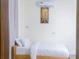 All-inclusive cozy studio Apt - Close to the Airport & Beach