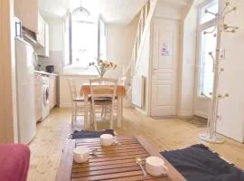Maison de pêcheur typique à 400m du quai, proche plage, animaux bienvenus, WiFi en option - FR-1-92-671