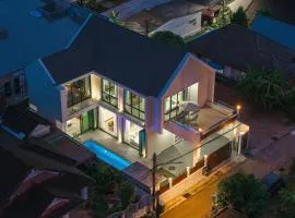 V226 4BR Pool Villa Near Laguna, Golf & Beaches