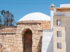 Trullo Flamingo - Luxury Villa with private pool, hotel a Serranova
