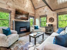 3 Bears Retreat! Luxury Indoor Pool Sauna, hotel v destinaci Sevierville