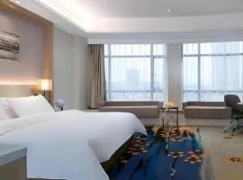 Vienna Hotel Xinfeng West High-Speed Railway Station