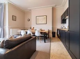 Pass the Keys Stylish Retreat In Heart Of Ramsgate- FREE Parking