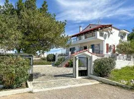 Nice Home In Theologos With Wi-Fi