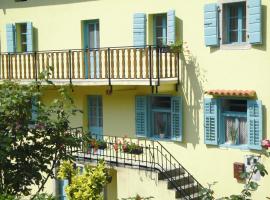 Authentic traditional Soca Valley home, hotel en Kanal