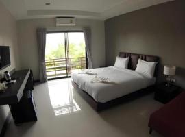 Villa Thiwa Hotel, hotel in Ban Na Po Tai