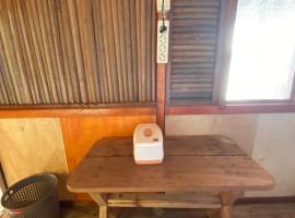 Famwall Homestay Raja Ampat, family hotel in Keruo