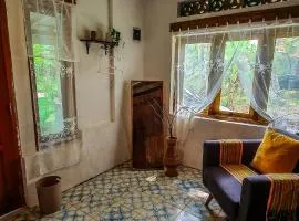 Rumah Gaharu - Kulon
