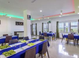 La Vue Resort, hotel dengan parkir di Hatikhuli