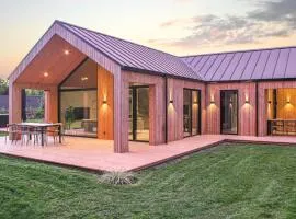 Cozy Home In Glesborg With Sauna