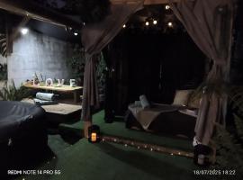 Damaniel * Ze Détente * Jacuzzi*, hotel u gradu Le Tampon