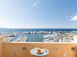 GRAND PALAIS - Beautiful top floor studio - Sea front with AC, Hotel in Vallauris