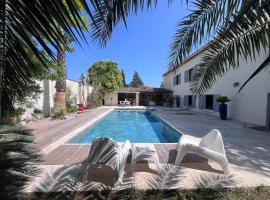 Charmante villa tout confort avec piscine, Hotel in Jacou