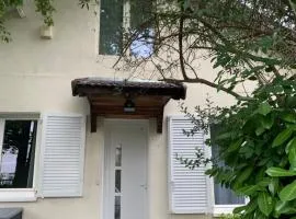 Chambre avec SDB et toilettes privées