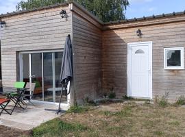 Maison calme près de la mer, Hotel in Binic