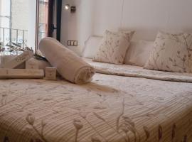 Hotel El Acebo, hotel pro pobyt s dom&aacute;c&iacute;mi mazl&iacute;čky v destinaci Jaca