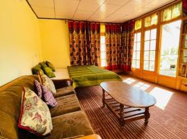 Dragon guesthouse and garden restaurant, khách sạn ở Lāmayūrū