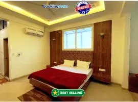 Hotel Radha Palace ! Just beside ISCKON temple and Close to Prem mandir ! Fully Air Conditioned Family rooms with Lift and Parking Availability