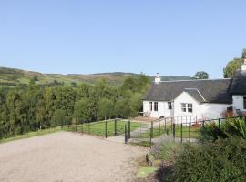 Tummel Cottage, hotel din Foss