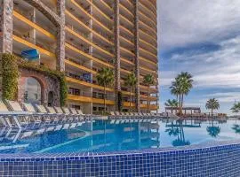 Shore To Please Penthouse Beautiful Oceanfront Condo