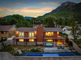 All-New Luxe Stay Views, Sauna & Hot Tub villa