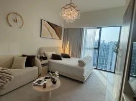 Luxury Studio Burj Khalifa View