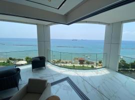 2 Bed with Sea Views in Trilogy, Limassol Seafront, rezort v destinaci Limassol