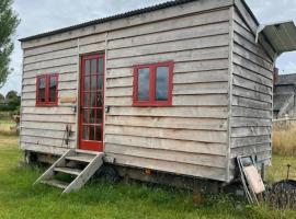 Black Bridge Cabin, hotel di Lyonshall