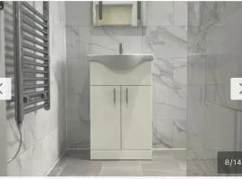 Croydon Luxury Apartment