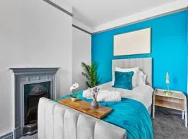 The Lynx Landing - Stylish 3 BR - Free Parking - Near Harry Potter Studios