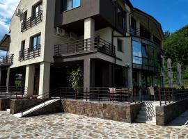 Vila Premiere Bistro-Spa, hotel con spa en Piatra Neamţ