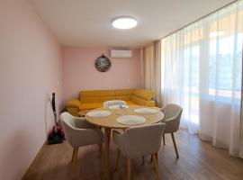 апартамент Кокиче, apartamento en Razgrad