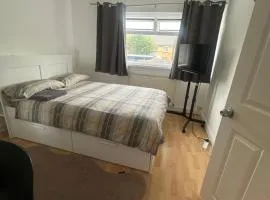 Double Room in a 3-bed house