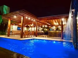 Recanto Quinta das Palmeiras, Casa com Piscina Aquecida, até 16 pessoas, Perto dos Parques, Olímpia-SP