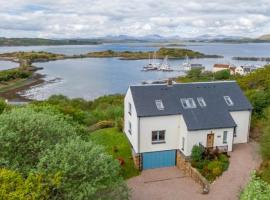 Memorising sea views contemporary, spacious 4 bedroom coastal villa near Oban, hotel v destinaci Craobh Haven