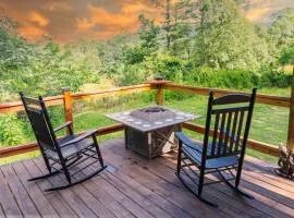 Family-Friendly 3BR Cabin with Mountain Views, Near Trails & Skiing