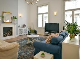 Urban Haven - 3 Beds, 3 Baths, Free Parking, Near Central Market