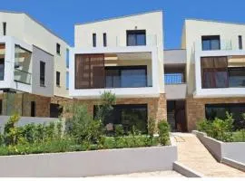 Gyalia House No 3