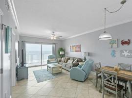 Crystal Shores 1003 by ALBVR - beautifully decorated condo with stunning views!, acomoda&ccedil;&atilde;o em condom&iacute;nio em Gulf Shores