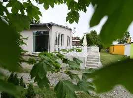 Ferienhäuschen am See, neu gebaut, klimatisiert und beheizbar