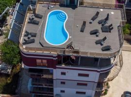 Compass Aparthotel, hotel v destinaci Dobra Voda