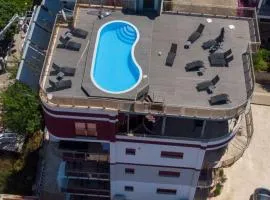 Compass Aparthotel