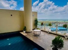 Skyswimstay