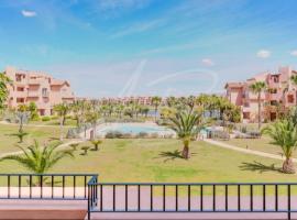Luxury Renovated Apartment Stunning Views Pool and Golf resort 5star, h&ocirc;tel de luxe &agrave; Torre-Pacheco